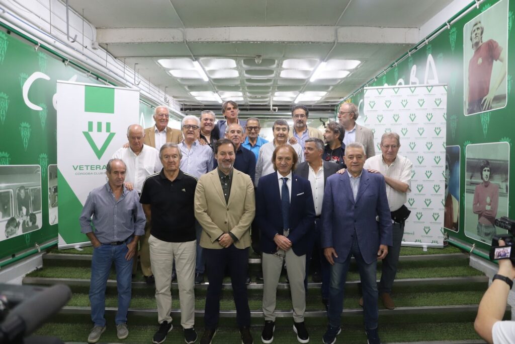 Asociación de Veteranos del Córdoba CF firma convenio con el Club