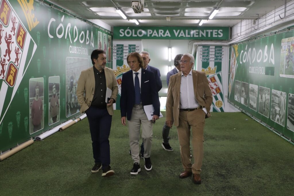 Asociación de Veteranos del Córdoba CF firma convenio con el Club