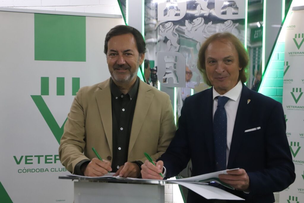 Asociación de Veteranos del Córdoba CF firma convenio con el Club