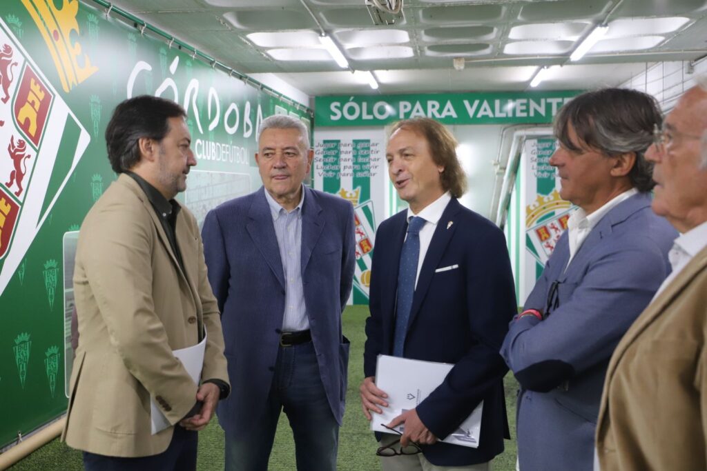 Asociación de Veteranos del Córdoba CF firma convenio con el Club