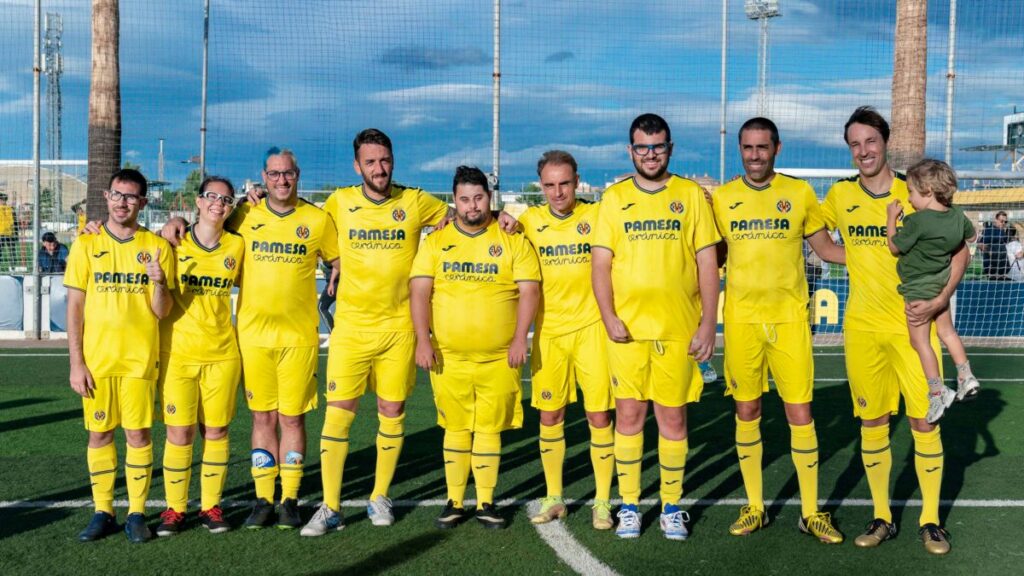 La Asociación Exfutbolistas del Villarreal CF en el 10º aniversario del EDI Villarreal